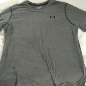 Mens Sz.XL Under Armour Heat Gear TShirt